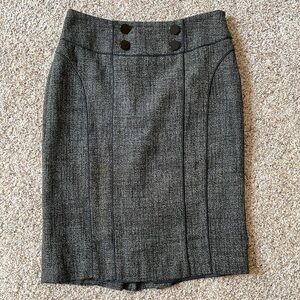 Ann Taylor skirt with button and piping